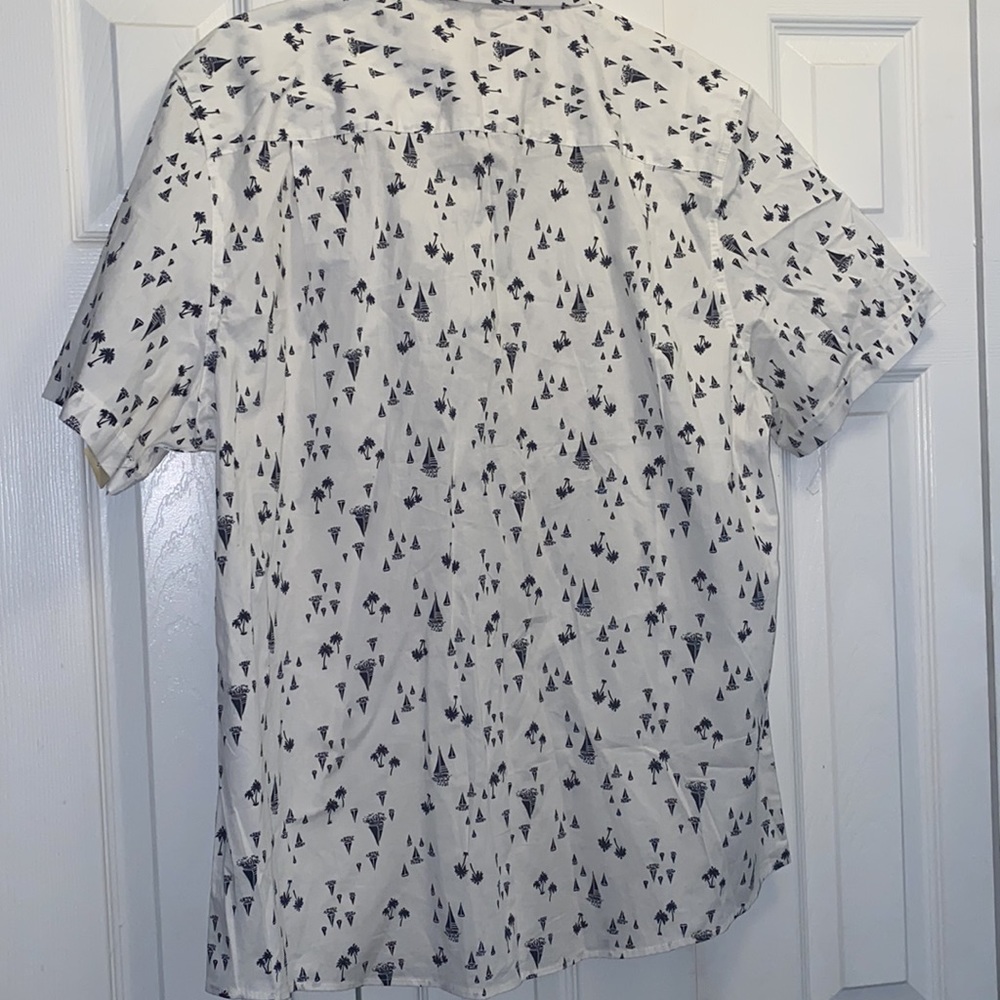 Buttoned Down Short Sleeve Shirt - Picture 4 of 4